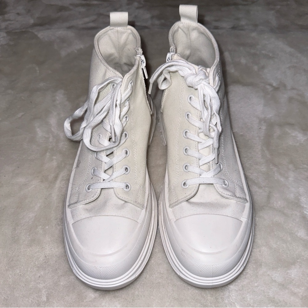 MIA White High Top Canvas Zip-Up Sneaker Shoe Size 8.5